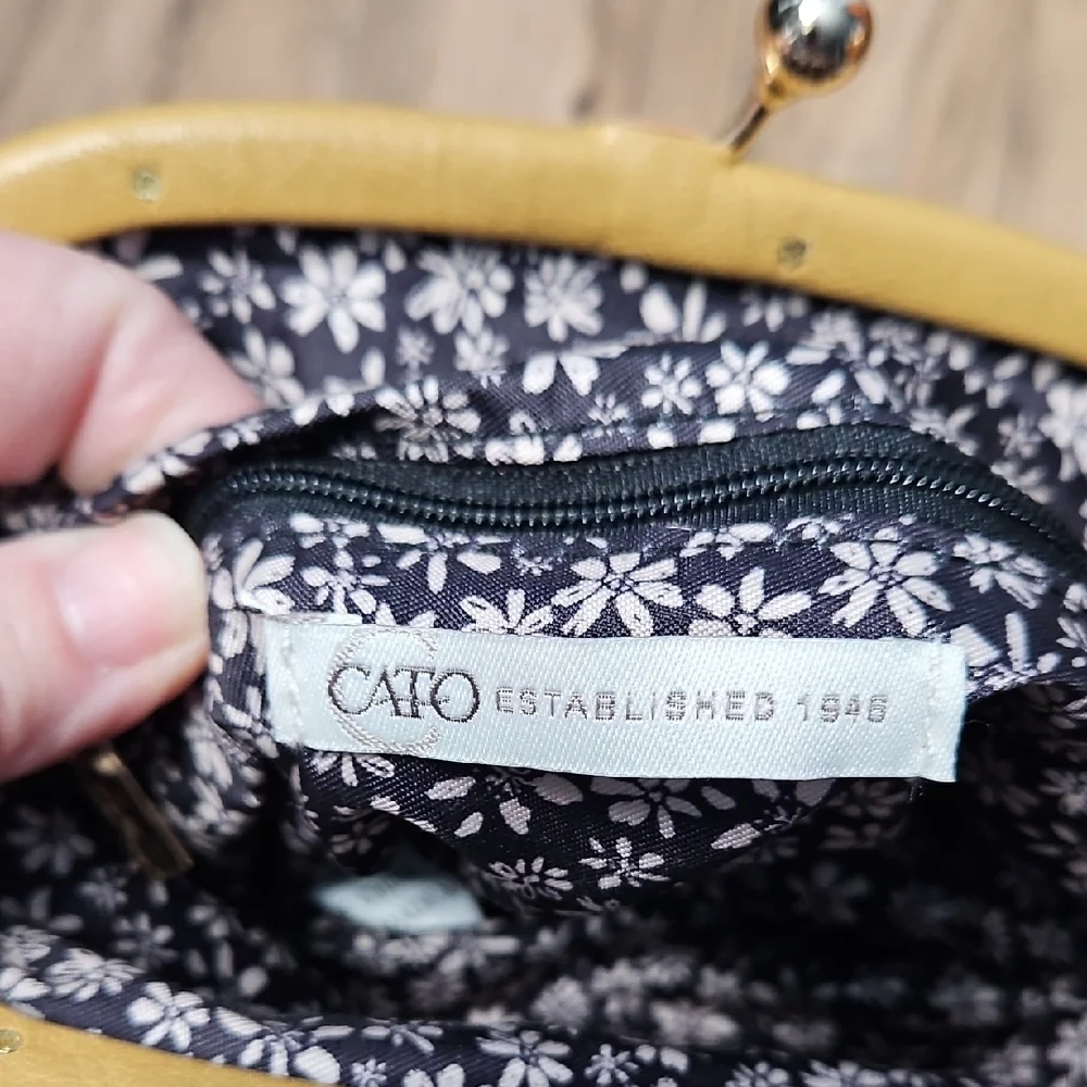 Cato Women’s Retro Whimsical Clutch Bag
